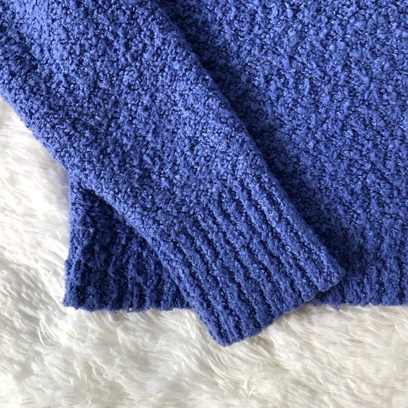 FREE PEOPLE • Finders Keepers Fuzzy Pullover Periwinkle Sweater V Neck SZ Small - Picture 13 of 16